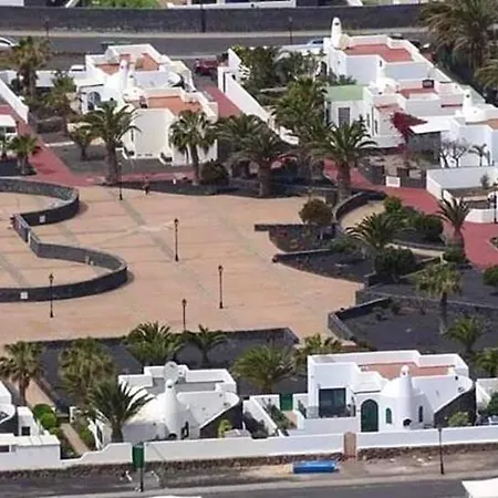 2 Bedrooms With Sea View Shared Pool And Enclosed Garden At Montana Roja * Playa Blanca (Lanzarote)